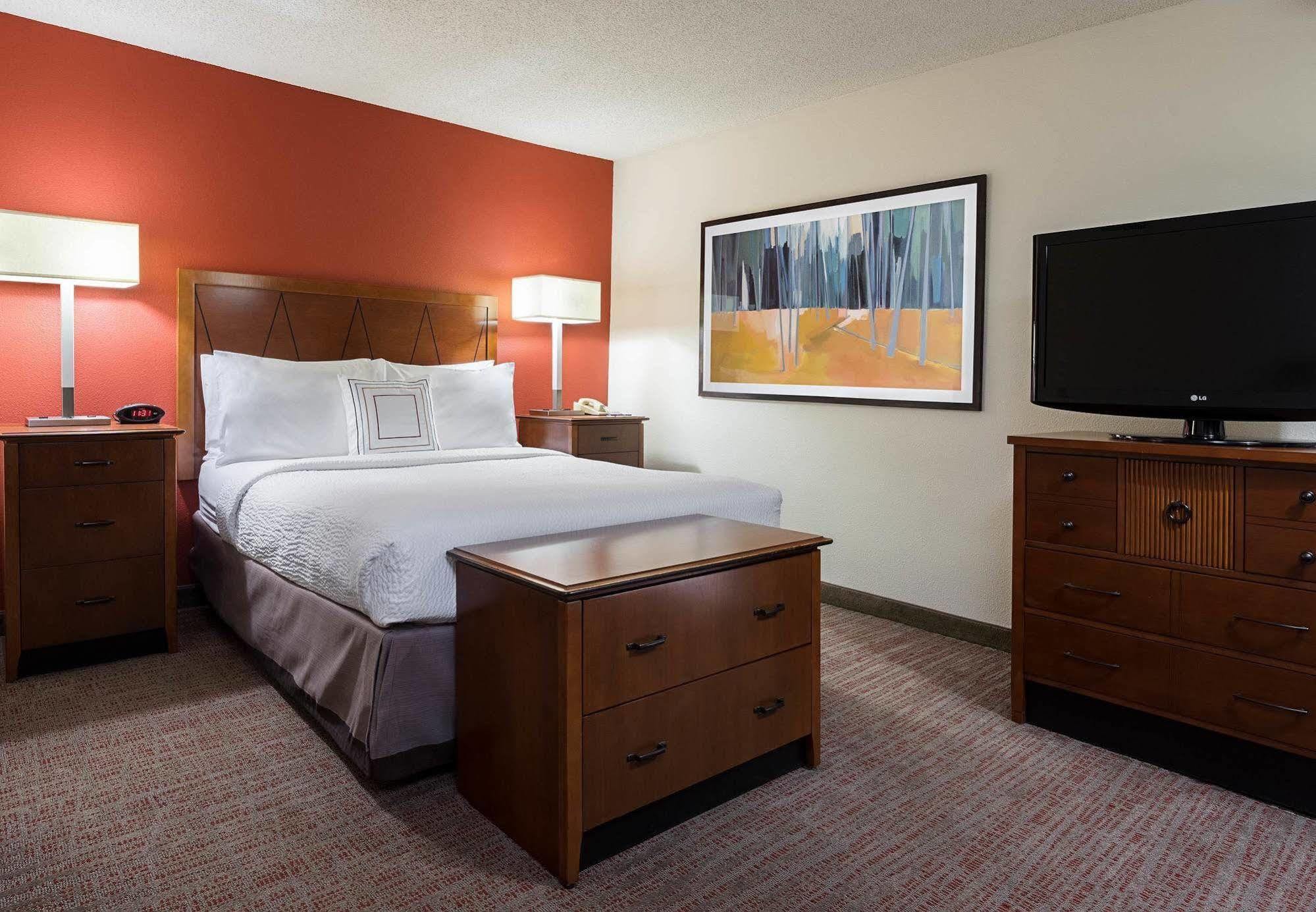 Residence Inn By Marriott San Diego Central Экстерьер фото