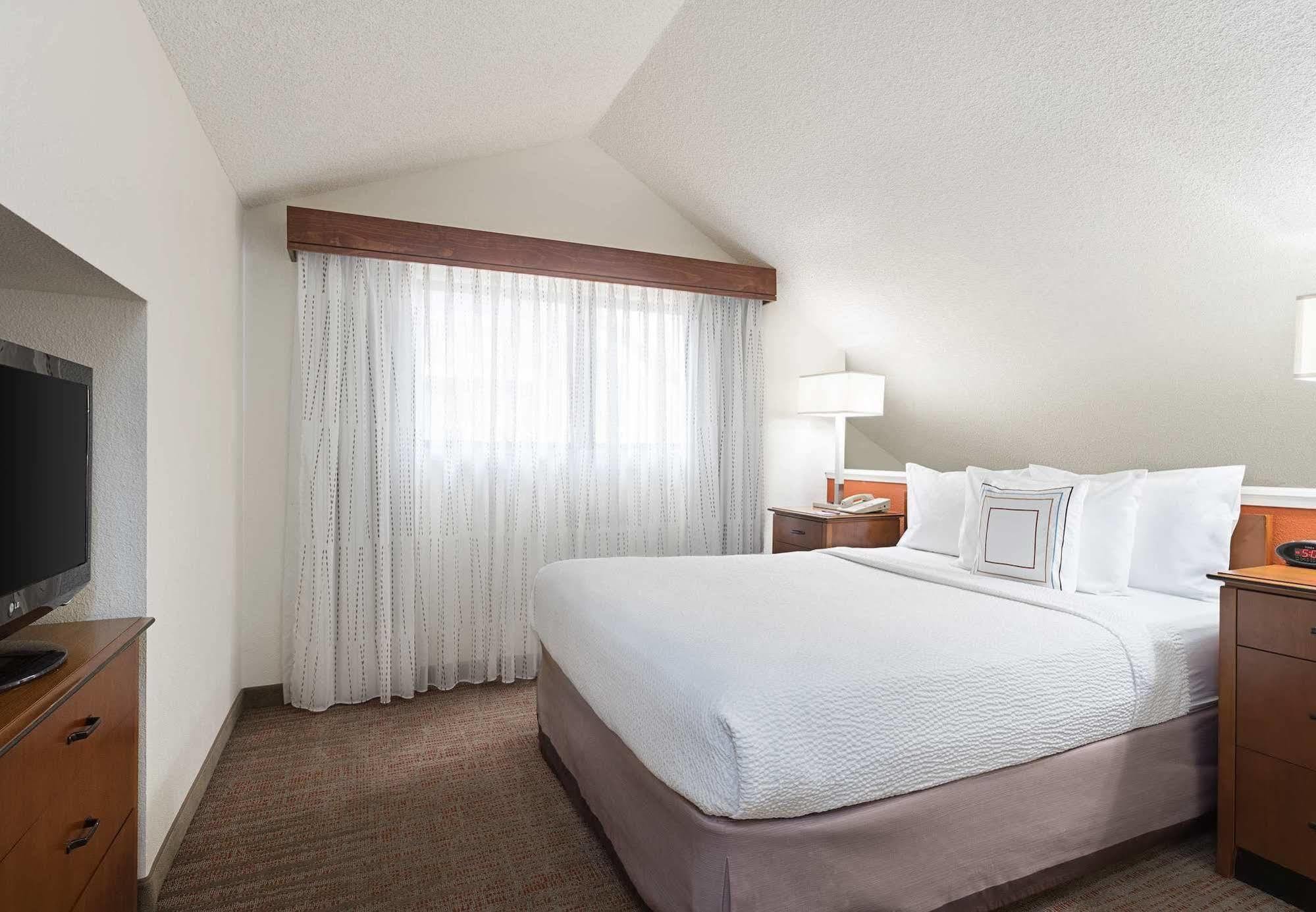 Residence Inn By Marriott San Diego Central Экстерьер фото